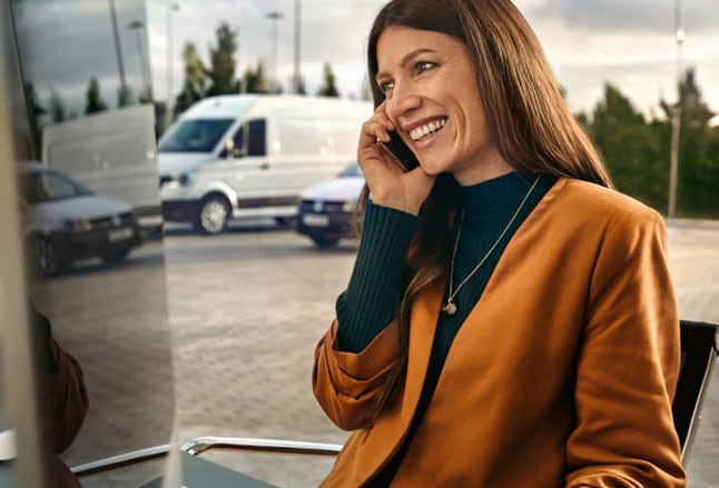 לתיאום פגישה עם נציג