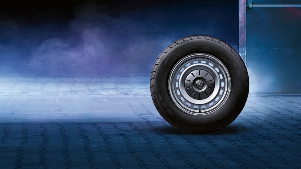 סרטון תפעול הגלגלים ומתחת למכסה המנוע בפולקסווגן קראפטר דאבל קבינה